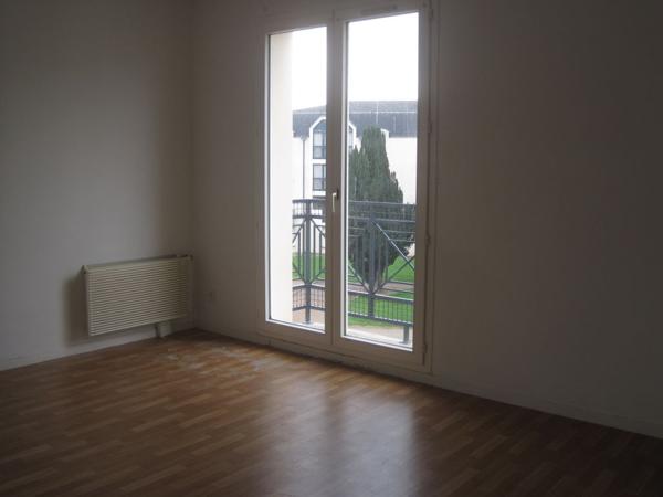 A LOUER APPARTEMENT PROCHE CENTRE VILLE DE ST QUENTIN 02100
