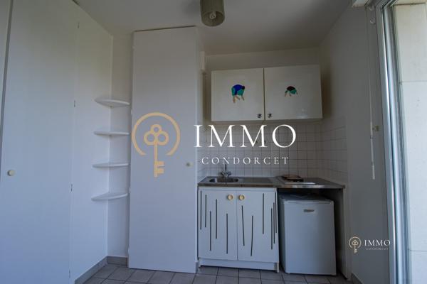 Studio avec balcon, coeur de ville de Bourg La reine