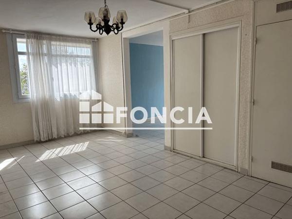 À vendre Appartement 4 pièces 64.38 m² - Bagnols-sur-cèze 30200