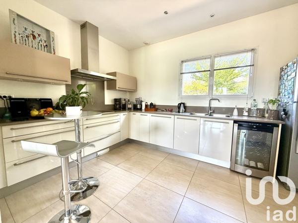 Maison à vendre 5 pièces 187 m² Pujaut