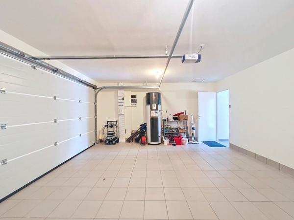 A VENDRE - Roquettes- Maison contemporaine de plain-pied avec piscine et double garage. au calme