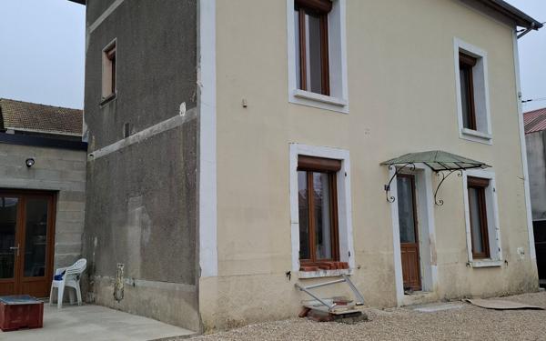 Maison à louer    5 pièces •  Crouttes-sur-Marne