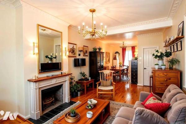 IMMEUBLE D HABITATION HYPER CENTRE AVEC LOCAL COMMERCIAL RDC ET APPARTEMENT EN TRIPLEX 5 CHAMBRES