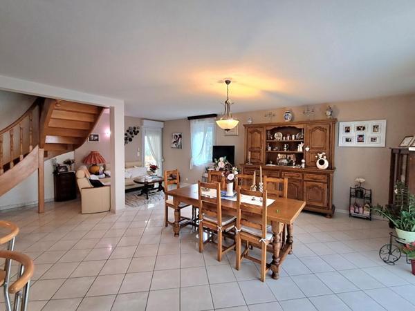 Maison Quincey 8 pièces 185 m2 à 333 900 euros