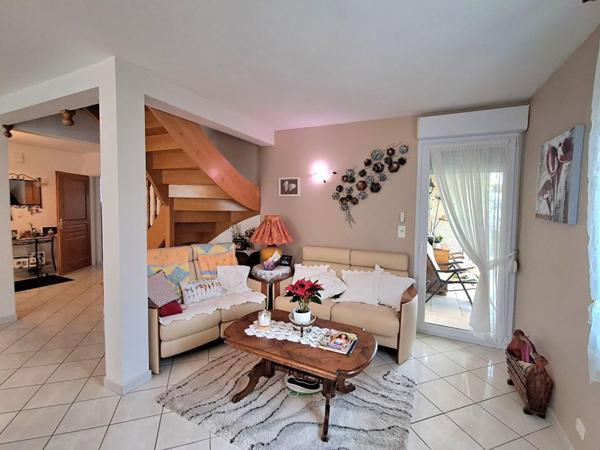 Maison Quincey 8 pièces 185 m2 à 333 900 euros