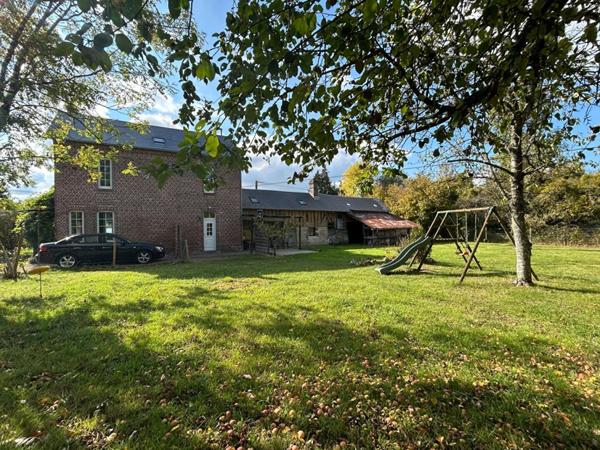 14100  Maison  6 pièces   - 4 chambres + bâtiments  289 000 Euros