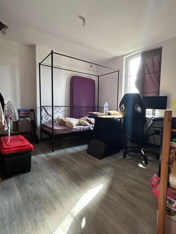 14100  Maison  6 pièces   - 4 chambres + bâtiments  289 000 Euros