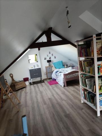 14100  Maison  6 pièces   - 4 chambres + bâtiments  289 000 Euros