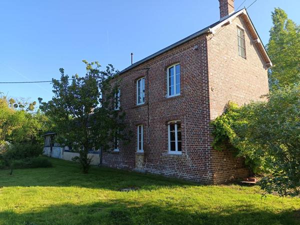 14100  Maison  6 pièces   - 4 chambres + bâtiments  289 000 Euros