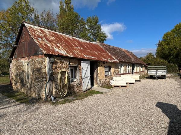 14100  Maison  6 pièces   - 4 chambres + bâtiments  289 000 Euros