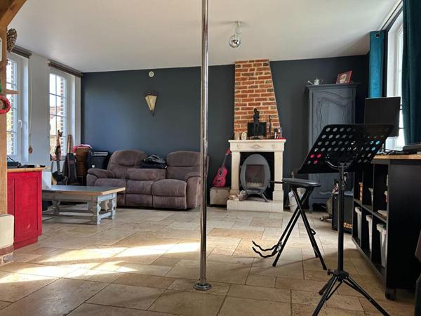 14100  Maison  6 pièces   - 4 chambres + bâtiments  289 000 Euros