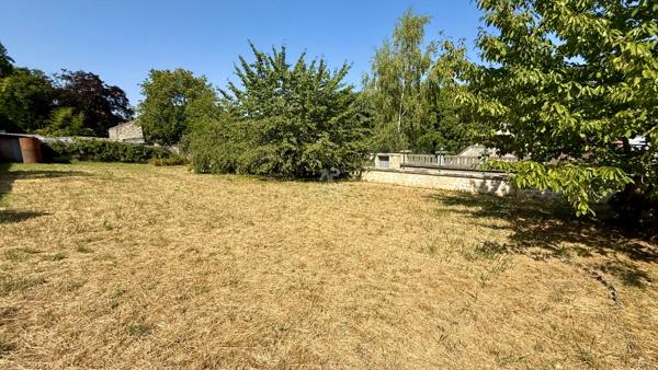 Terrain Vaureal 738 m2 189 900 € **  - Référence  5225