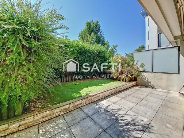 Grand T5 de 135 m² familial avec double garage et extérieurs