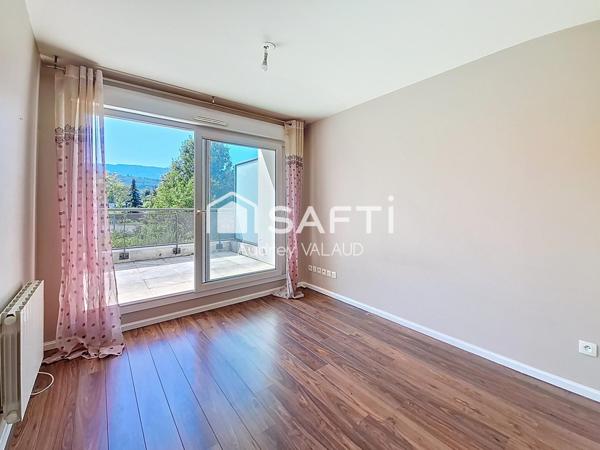 Grand T5 de 135 m² familial avec double garage et extérieurs