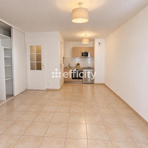 Appartement
         2 pièces
        - 44 m² 199 900 € *
