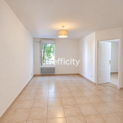 Appartement
         2 pièces
        - 44 m² 199 900 € *