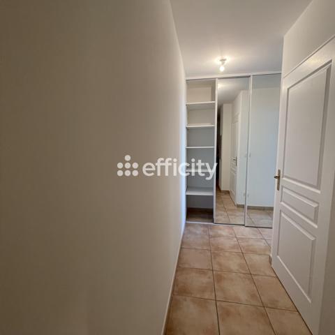 Appartement
         2 pièces
        - 44 m² 199 900 € *