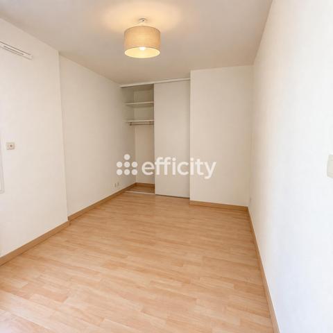 Appartement
         2 pièces
        - 44 m² 199 900 € *