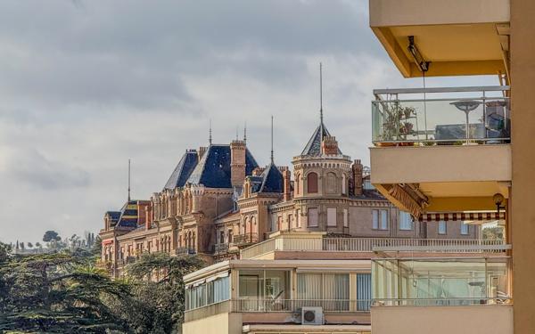 Appartement à vendre    1 pièce • 23 m2 Cannes