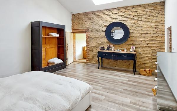 Maison à vendre    7 pièces •  Lamothe-Capdeville