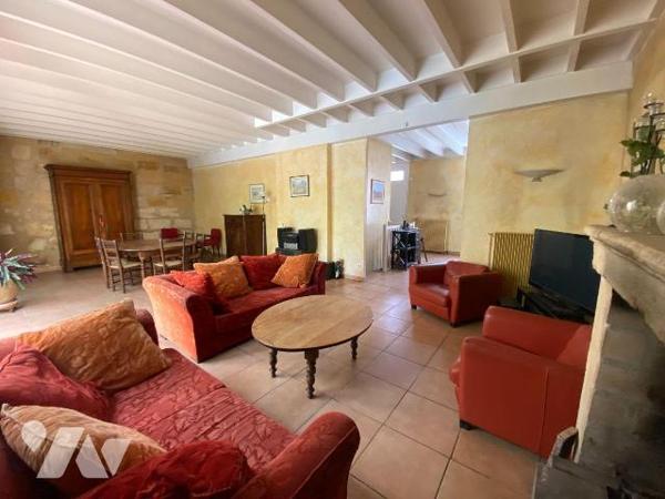 BORDEAUX - NANSOUTY (33000) GIRONDE
Maison en pierres avec piscine 4 chambres bureau.
Une vas...