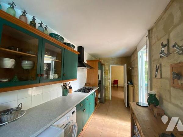 BORDEAUX - NANSOUTY (33000) GIRONDE
Maison en pierres avec piscine 4 chambres bureau.
Une vas...