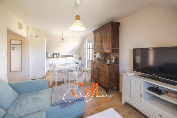 Pépite et rare ! Maison en deux appartements entre le port et le bourg. Tout à pied!