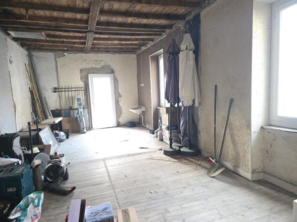 Immeuble de rapport avec 2 grands garages - Salmiech Salmiech