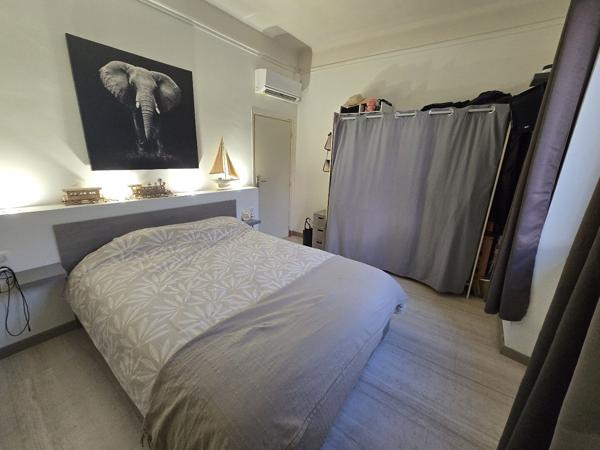 Immeuble de rapport avec 2 grands garages - Salmiech Salmiech
