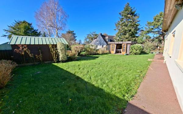 Maison à vendre    5 pièces • 690 m2 Plestin-les-Grèves