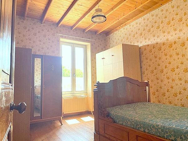 Maison à rénover 137 m2 garage et grenier