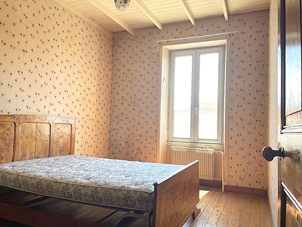 Maison à rénover 137 m2 garage et grenier