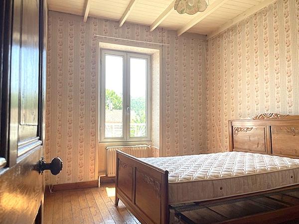 Maison à rénover 137 m2 garage et grenier