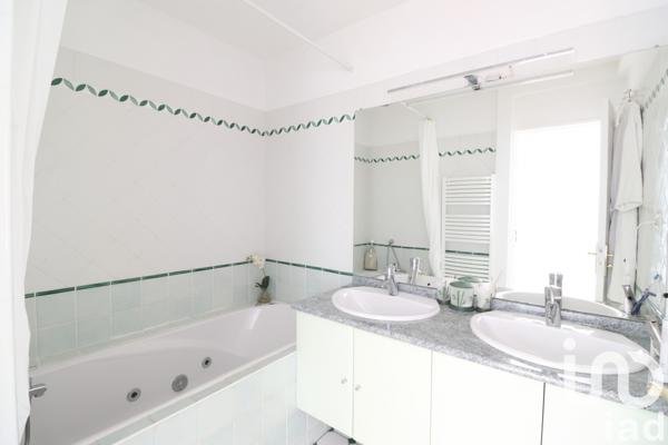 Maison à vendre 9 pièces 158 m² Voisins-le-Bretonneux