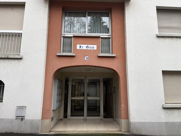 Vente                                                      Appartement
                        
                     3 pièces                      44 m2                     à Nevers