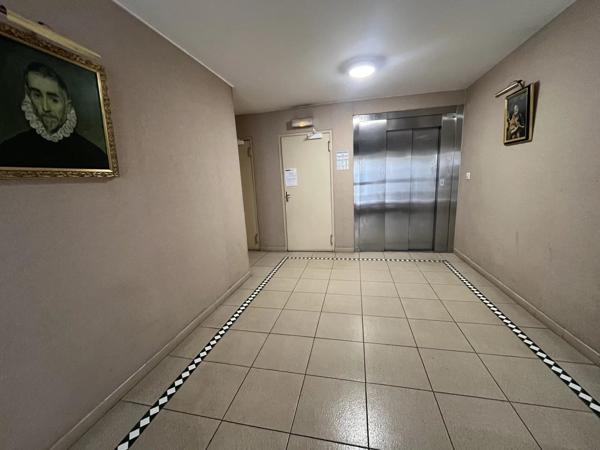 Vente                                                      Appartement
                        
                     3 pièces                      44 m2                     à Nevers