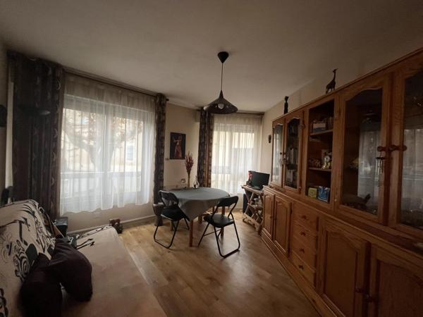 Vente                                                      Appartement
                        
                     3 pièces                      44 m2                     à Nevers