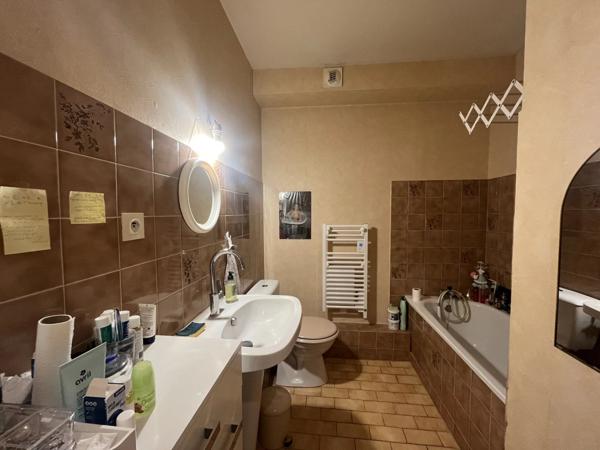 Vente                                                      Appartement
                        
                     3 pièces                      44 m2                     à Nevers