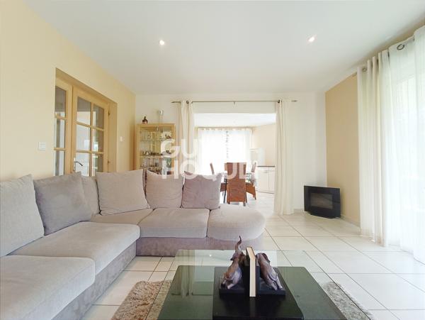 RIGNAC - Maison familiale avec piscine, 6 chambres, 165 m2 habitables, double garage, terrain 3152 m2