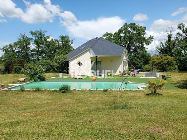 RIGNAC - Maison familiale avec piscine, 6 chambres, 165 m2 habitables, double garage, terrain 3152 m2