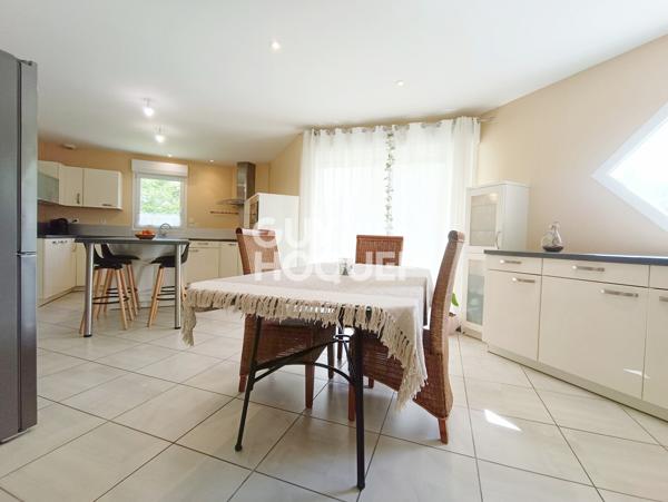 RIGNAC - Maison familiale avec piscine, 6 chambres, 165 m2 habitables, double garage, terrain 3152 m2