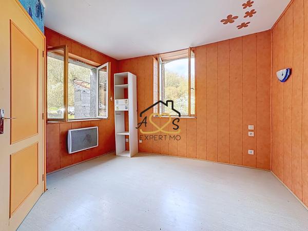 Champeix (63320) MAISON 4 CHAMBRES - TERRAIN - DÉPENDANCES - CHAMPEIX 63320