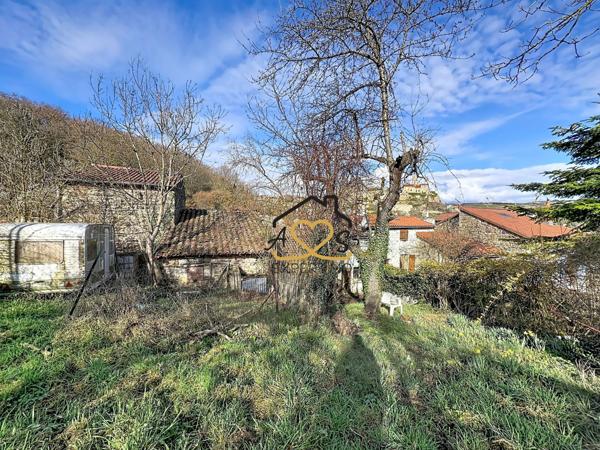 Champeix (63320) MAISON 4 CHAMBRES - TERRAIN - DÉPENDANCES - CHAMPEIX 63320