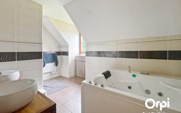 Maison à vendre    6 pièces • 186 m2 Cinqueux