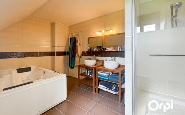 Maison à vendre    6 pièces • 186 m2 Cinqueux