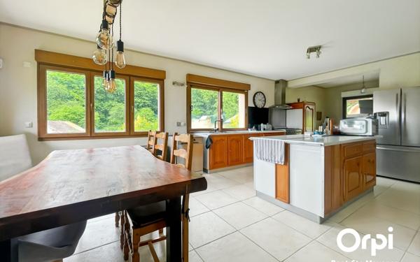 Maison à vendre    6 pièces • 186 m2 Cinqueux