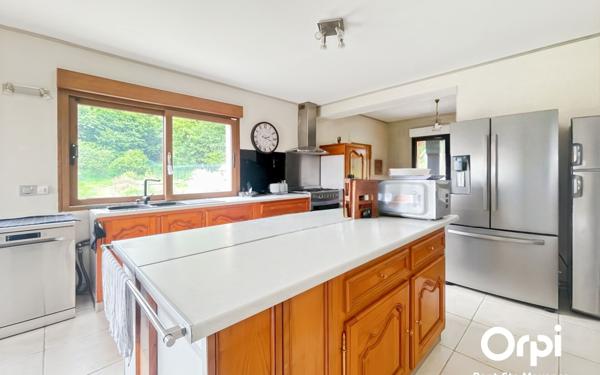 Maison à vendre    6 pièces • 186 m2 Cinqueux