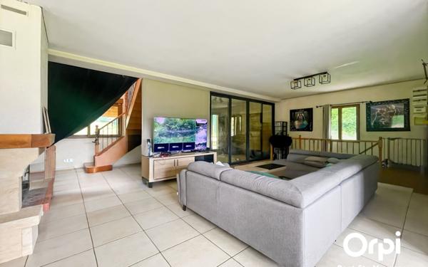 Maison à vendre    6 pièces • 186 m2 Cinqueux
