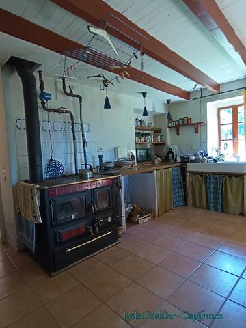 Fermette 10 pièces - grande grange - Rare à SAINT VICTOR MONTVIANEIX (63550) en Auvergne-Rhône Alpes