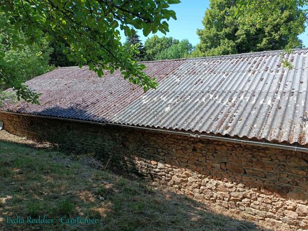 Fermette 10 pièces - grande grange - Rare à SAINT VICTOR MONTVIANEIX (63550) en Auvergne-Rhône Alpes